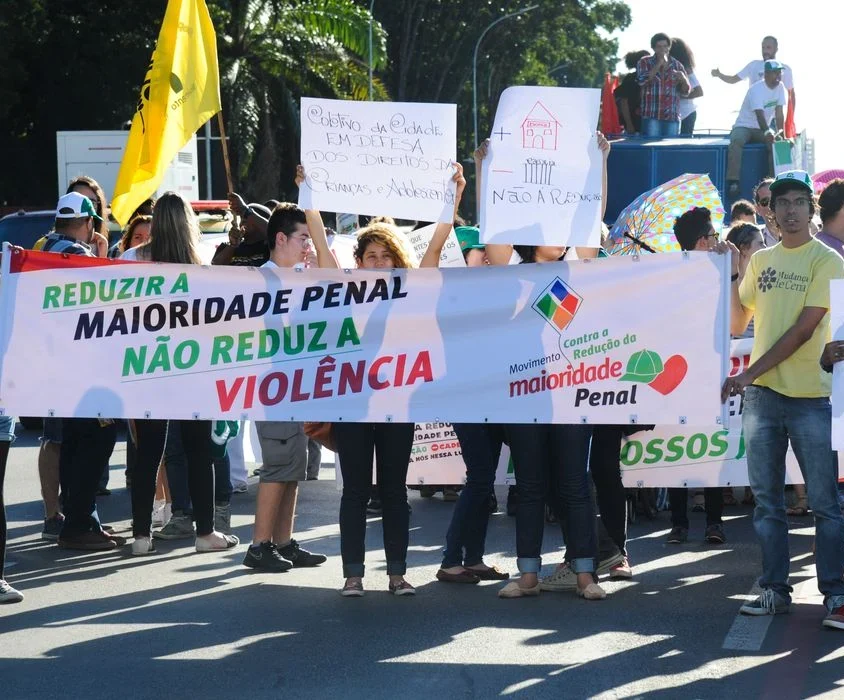 CCJ da Câmara adia análise da PEC da redução da maioridade penal